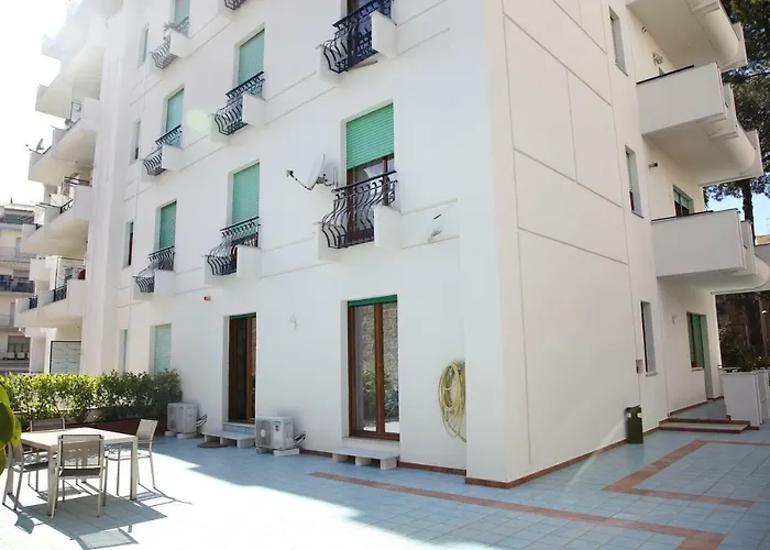 Coast Bed and breakfast 4*